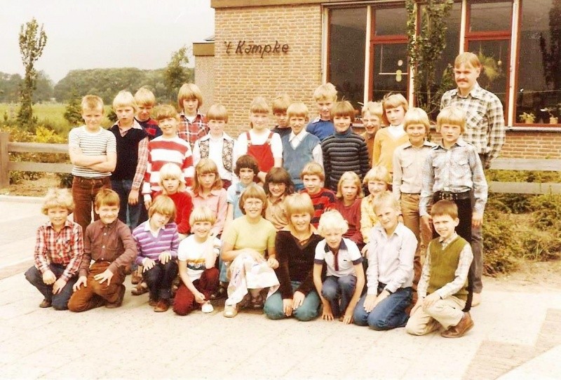 Klassenfoto schoolfoto lagere school 't Kämpke Lattrop 1980
