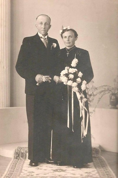 75 Bernard  Roelink en Sina Kloeze (Kleiboer) Groot Agelo plm 1948