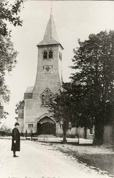 4 R.K. Kerk te Lattrop, met pastoor Brandts Foto 1930