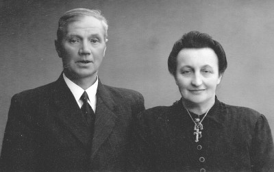 4 Gerhardus  Hermannus Baalhuis (1885-1960) en Geertruida Gezina Groeneveld geb Meijer lattrop  (1896-1979) Foto Noord Deurningen 1952