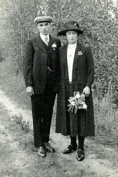 101 Hannes Pikkemaat (Pikmoat) en Leis Groeneveld (Meier) Lattrop 1929