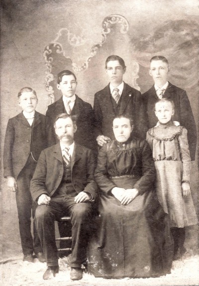 Familie Hendricus Nijland (Sievert) en Joanna Pikmaat (Pikmoth)  met 5 kinderen in Fort Wayne Indiana USA (muv Anna Francis)
