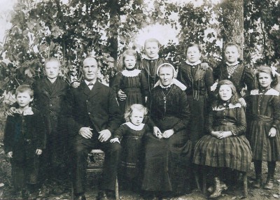 Familie Reerink-Holtwijk (Göttert) Tilligte 1927 (25 jr getrouwd)