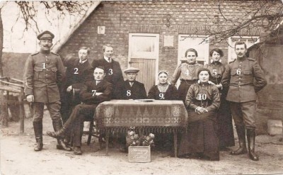 Familie  Scholte  Lubberink-Roelofs op 'Lubberman' Lattrop (Herinnering aan Lattrop)   Foto plm 1928