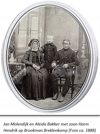 Jan Molendijk en Aleida Bakker met zoon Harm Hendrik op Brookman Breklenkamp (foto ca. 1888)